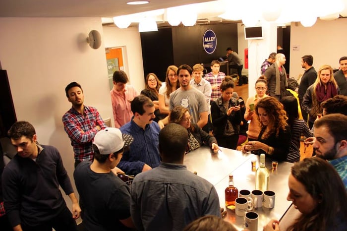 7753_587344784681639_224193807_n