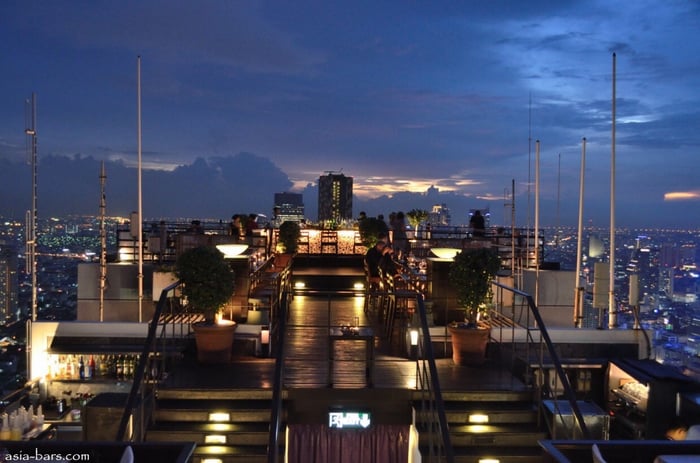 banyan-tree-moon-bar016-1240x821